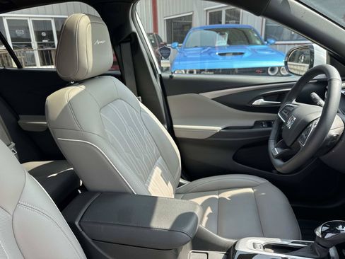 Used 2025 Buick Envista Avenir FWD image 10