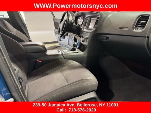Used 2022 Dodge Charger SXT RWD image 19
