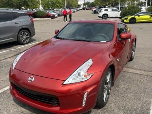 Used 2016 Nissan 370Z Coupe RWD image 2