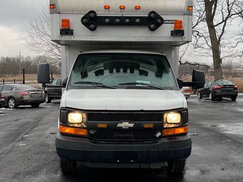 Used 2010 Chevrolet Express 3500 Extended image 4