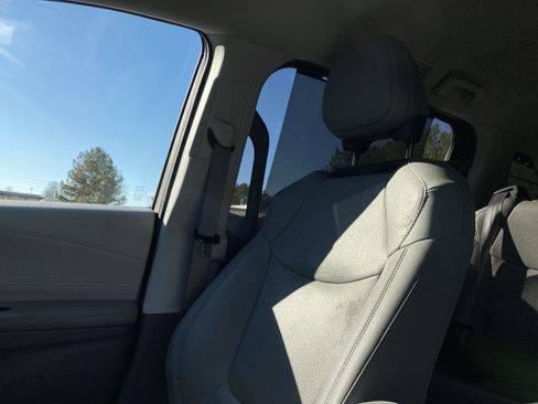 Used 2021 Toyota Sienna Limited image 65