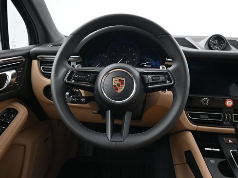 Used 2026 Porsche Macan AWD/4WD image 13