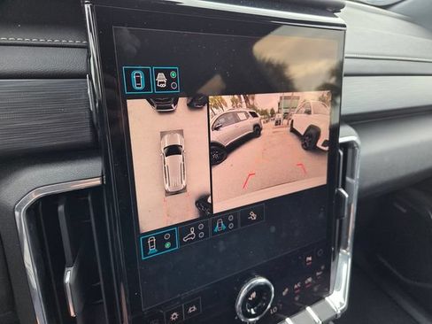 Used 2025 GMC Acadia Elevation FWD image 32