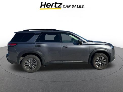 Used 2025 Nissan Pathfinder SV image 6