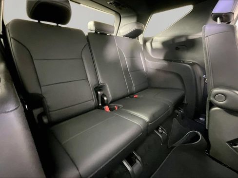 Used 2026 Chevrolet Traverse LT w/ Driver Confidence Package FWD image 24