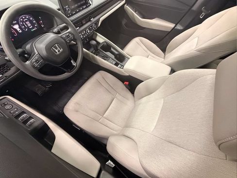 Certified 2025 Honda Accord SE image 14