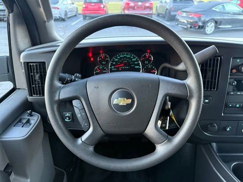 Used 2025 Chevrolet Express 3500 LS w/ Chrome Appearance Package image 27