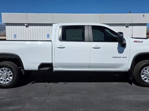 Used 2024 Chevrolet Silverado 3500 LT w/ Convenience Package AWD/4WD image 6