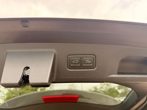 Used 2025 Kia Telluride S FWD image 20