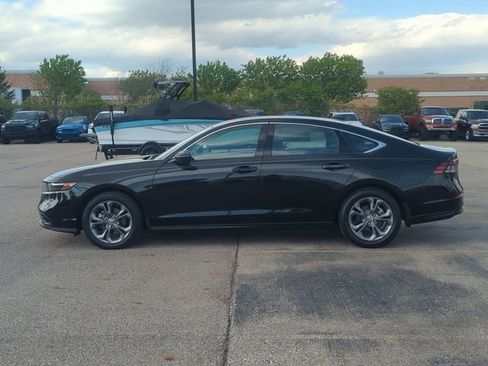 Used 2023 Honda Accord EX image 6