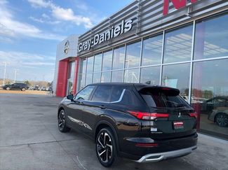 Used 2024 Mitsubishi Outlander SE video 2