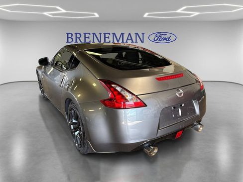 Used 2020 Nissan 370Z Coupe RWD image 7