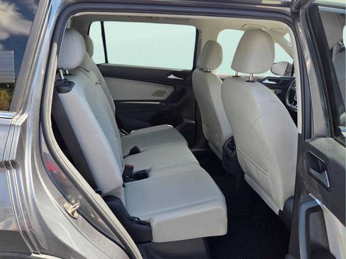 Used 2018 Volkswagen Tiguan SE FWD image 18
