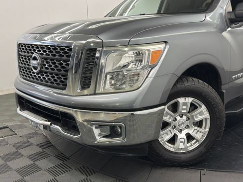 Used 2018 Nissan Titan SV RWD image 4