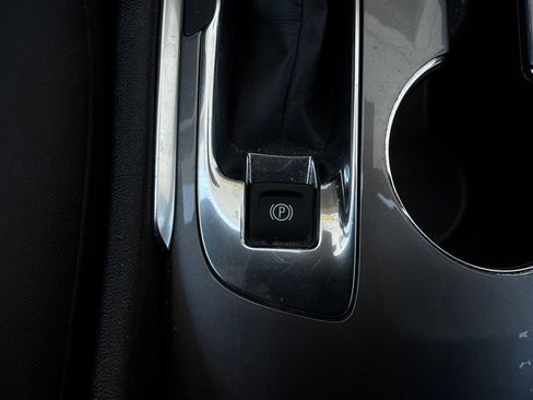 Used 2023 Chevrolet Malibu LT FWD image 22