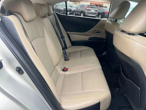 Used 2020 Lexus ES 350 w/ Premium Package FWD image 18