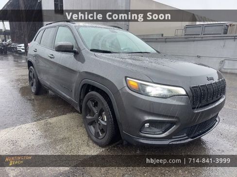 Used 2019 Jeep Cherokee Latitude Plus image 3