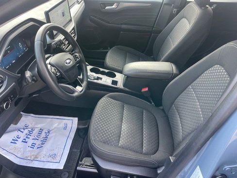 Used 2023 Ford Escape Active w/ Tech Pack #2 AWD/4WD image 9