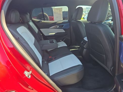 Used 2024 Chevrolet Equinox EV LT image 25