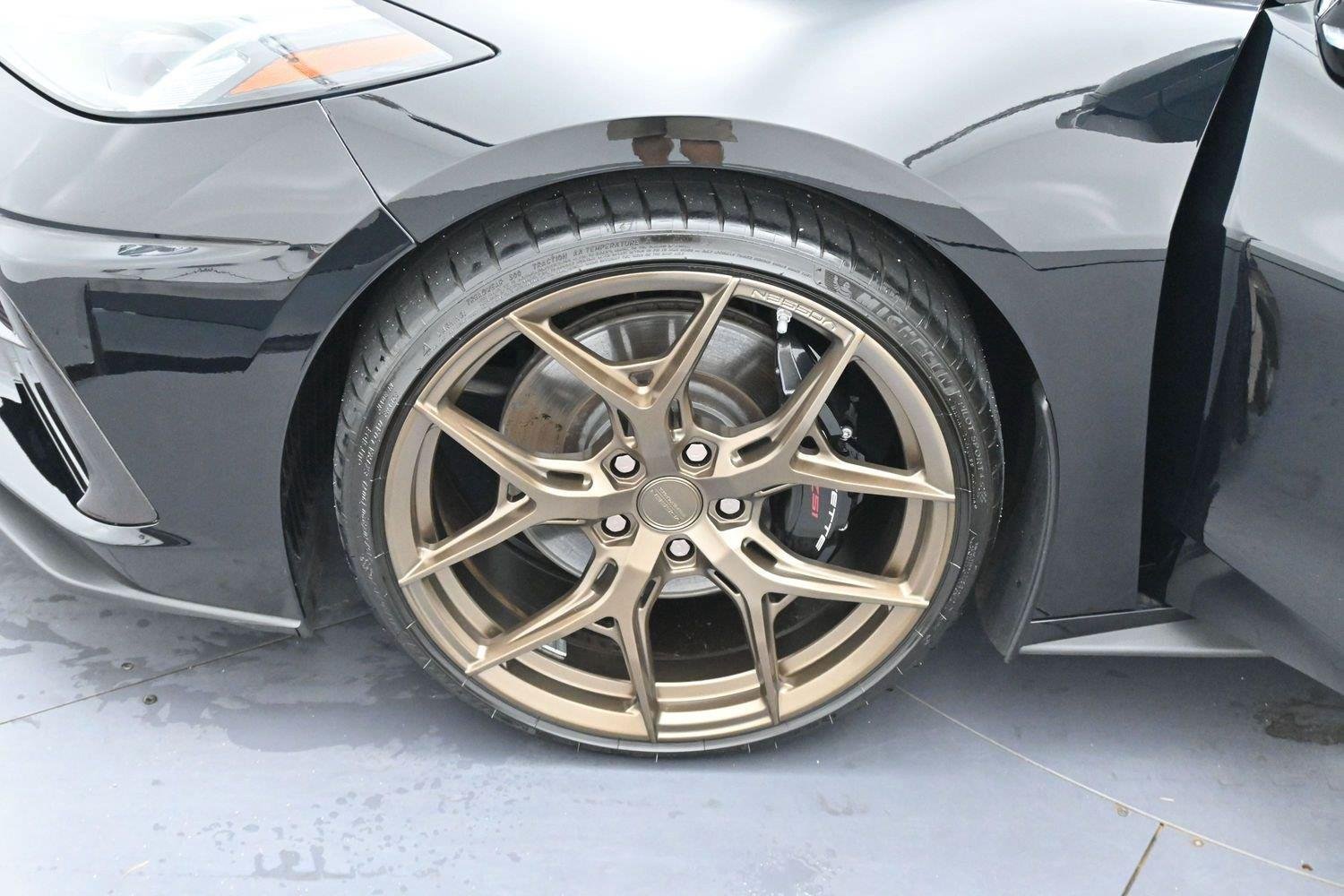 Used 2021 Chevrolet Corvette Stingray Premium Conv w/ Z51 Performance Package RWD image 42