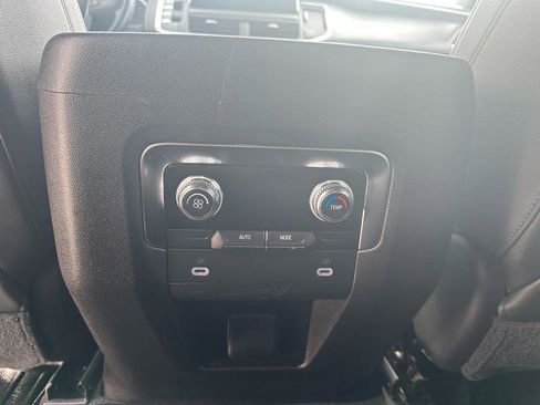 Used 2021 GMC Yukon SLT image 26