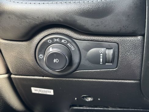 Used 2021 Dodge Durango SXT AWD/4WD image 34