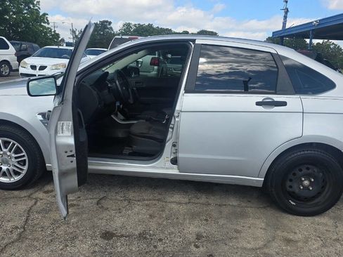 Used 2008 Ford Focus SE FWD image 3