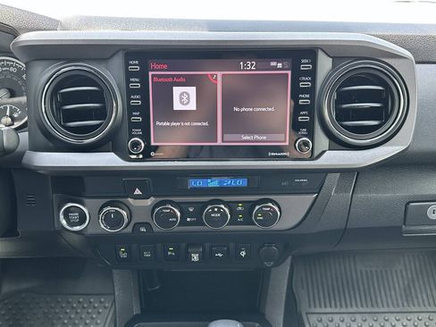 Used 2022 Toyota Tacoma TRD Off-Road w/ Technology Package AWD/4WD image 30