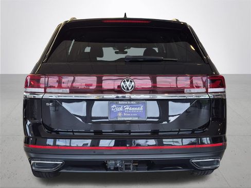 Used 2025 Volkswagen Atlas SE FWD image 8