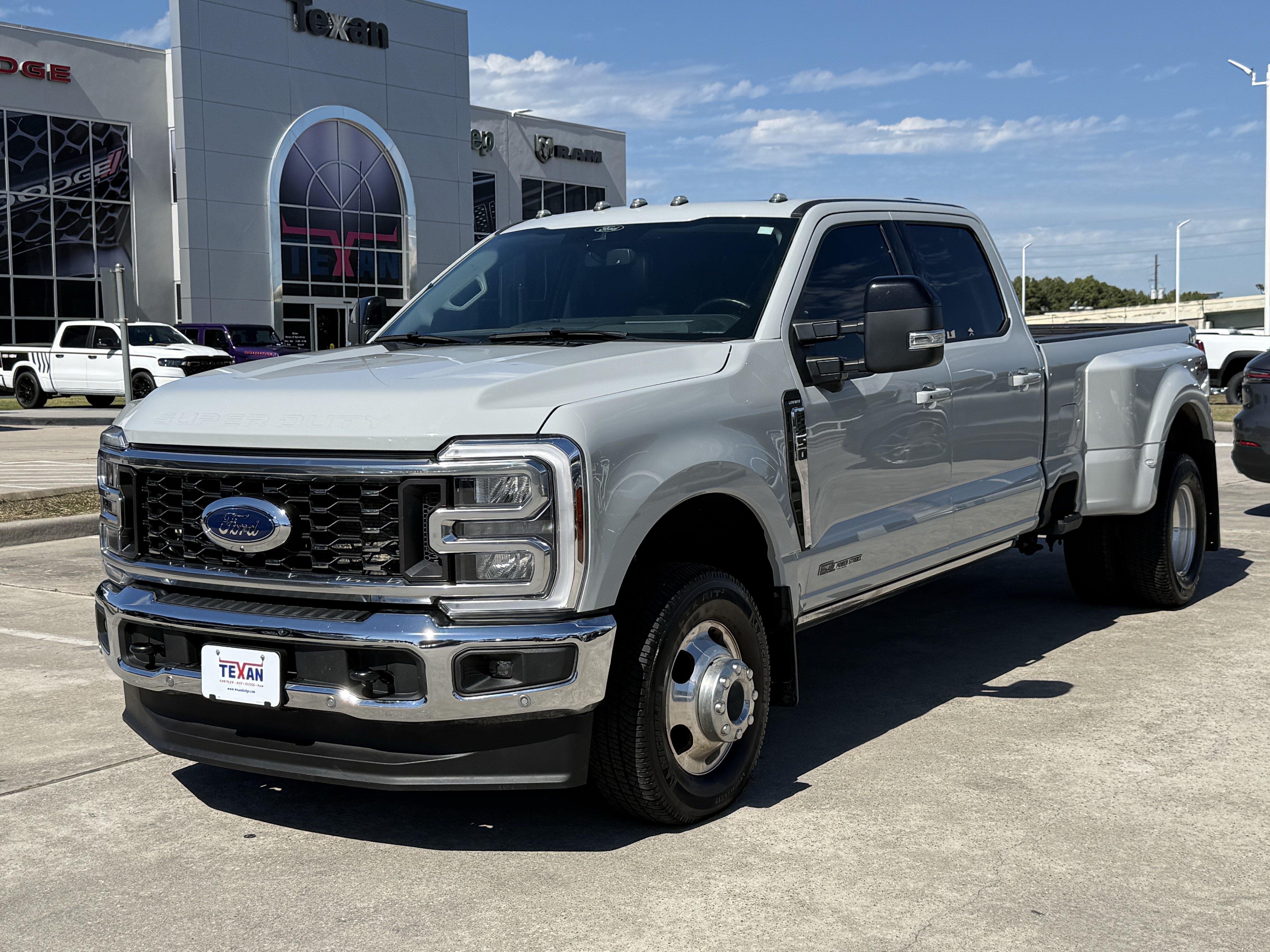 Used 2025 Ford F350 Lariat w/ Lariat Ultimate Package AWD/4WD image 10