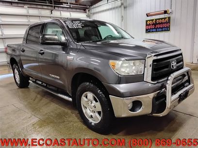 Used 2011 Toyota Tundra 4x4 CrewMax w/ SR5 Pkg