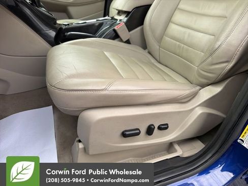 Used 2016 Ford Escape Titanium w/ Equipment Group 301A AWD/4WD image 25