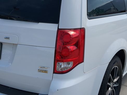 Used 2019 Dodge Grand Caravan GT FWD image 11