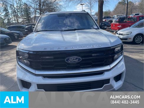 Certified 2025 Ford Expedition Platinum image 9