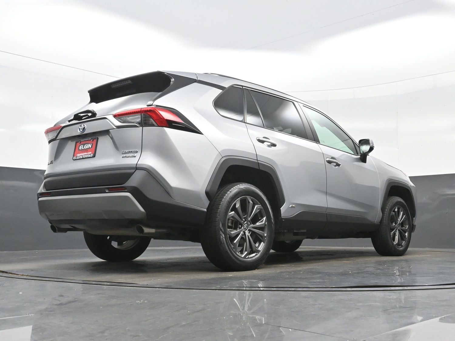 Used 2023 Toyota RAV4 Limited AWD/4WD image 33