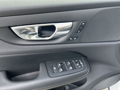 Certified 2025 Volvo S60 B5 Core AWD/4WD image 16