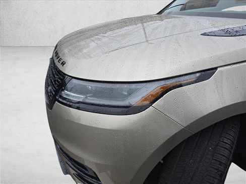 New 2026 Land Rover Range Rover Velar Dynamic SE AWD/4WD image 30