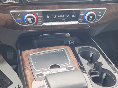 Used 2018 Audi Q7 3.0T Prestige w/ Prestige Package AWD/4WD image 14