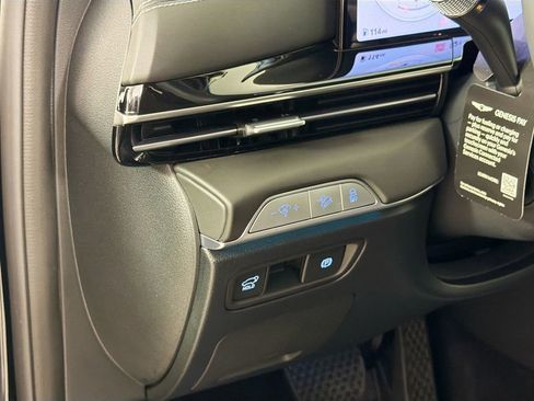 Used 2026 Genesis GV80 2.5T RWD image 10