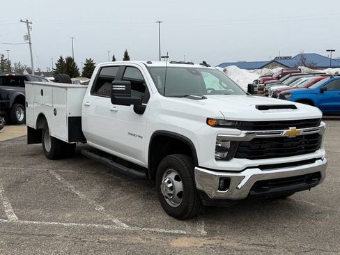 Used 2024 Chevrolet Silverado 3500 LT w/ Convenience Package AWD/4WD image 7