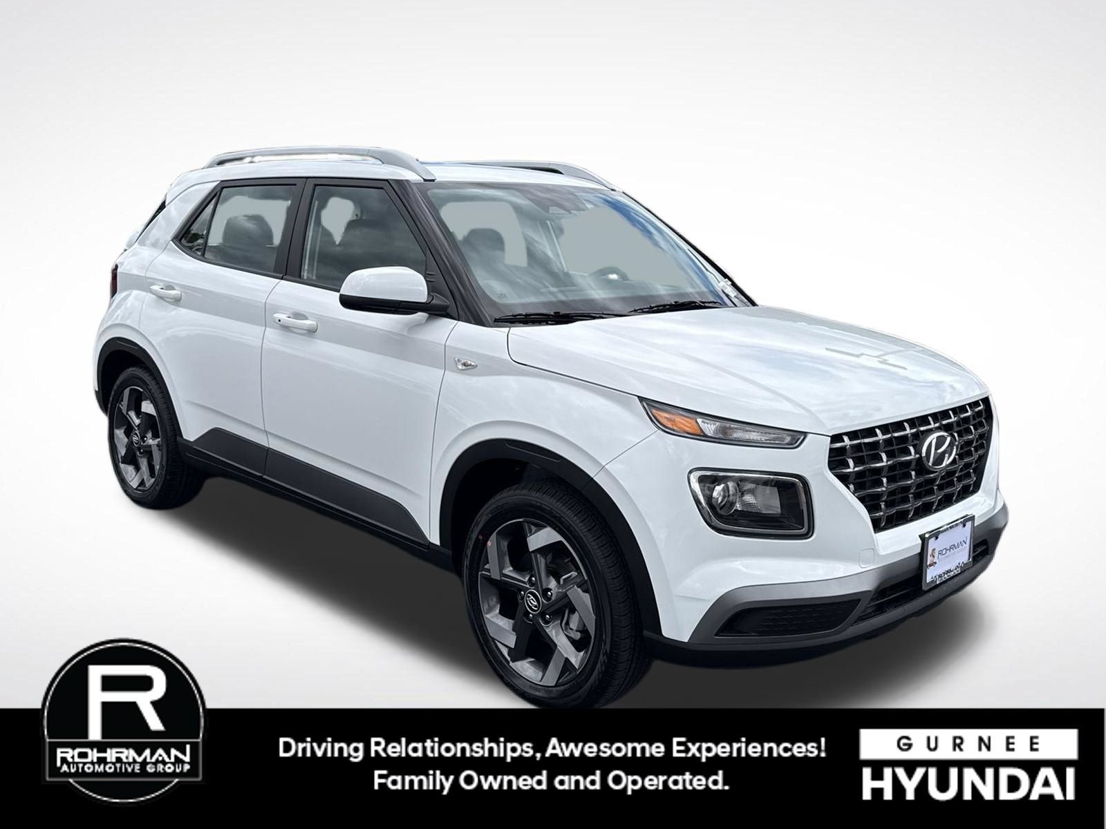 Used 2026 Hyundai Venue SEL FWD image 2