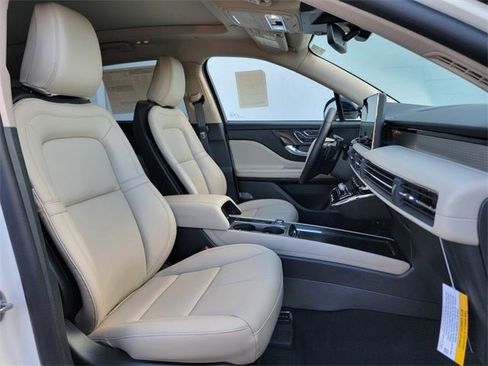 New 2026 Lincoln Corsair Premiere image 23