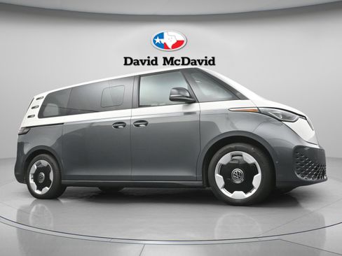 Used 2025 Volkswagen ID. Buzz Pro S Plus RWD image 27