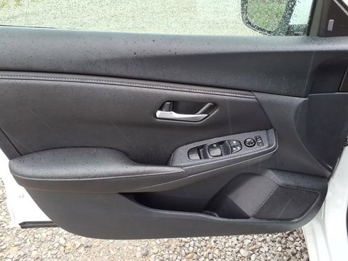 Used 2024 Nissan Sentra SV FWD image 22