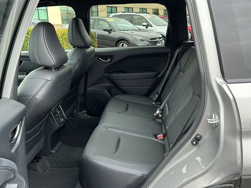 Certified 2025 Subaru Forester Limited image 20