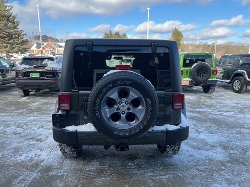 Used 2016 Jeep Wrangler Unlimited Sahara w/ Dual Top Group image 5