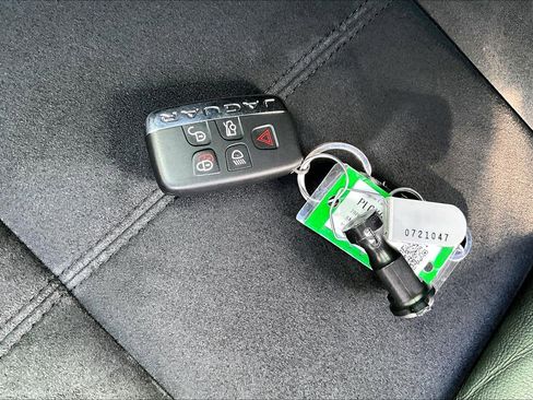 Used 2020 Jaguar F-TYPE P300 image 11