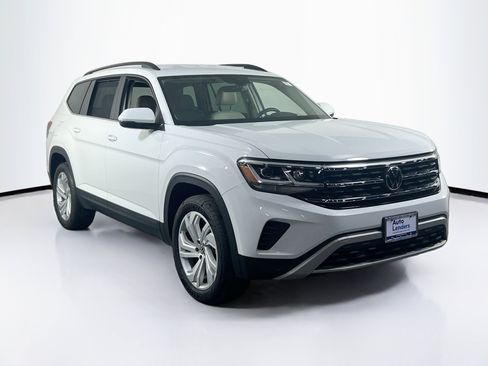 Used 2023 Volkswagen Atlas SE image 3