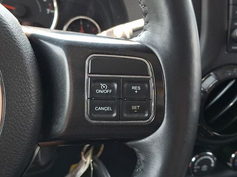 Used 2017 Jeep Wrangler Unlimited Sahara AWD/4WD image 21