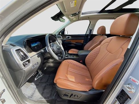 Used 2023 Kia Sorento SX Prestige image 20